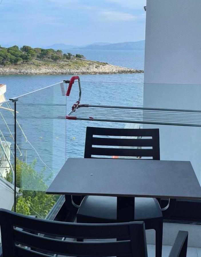 Xhefri 2 Hotel