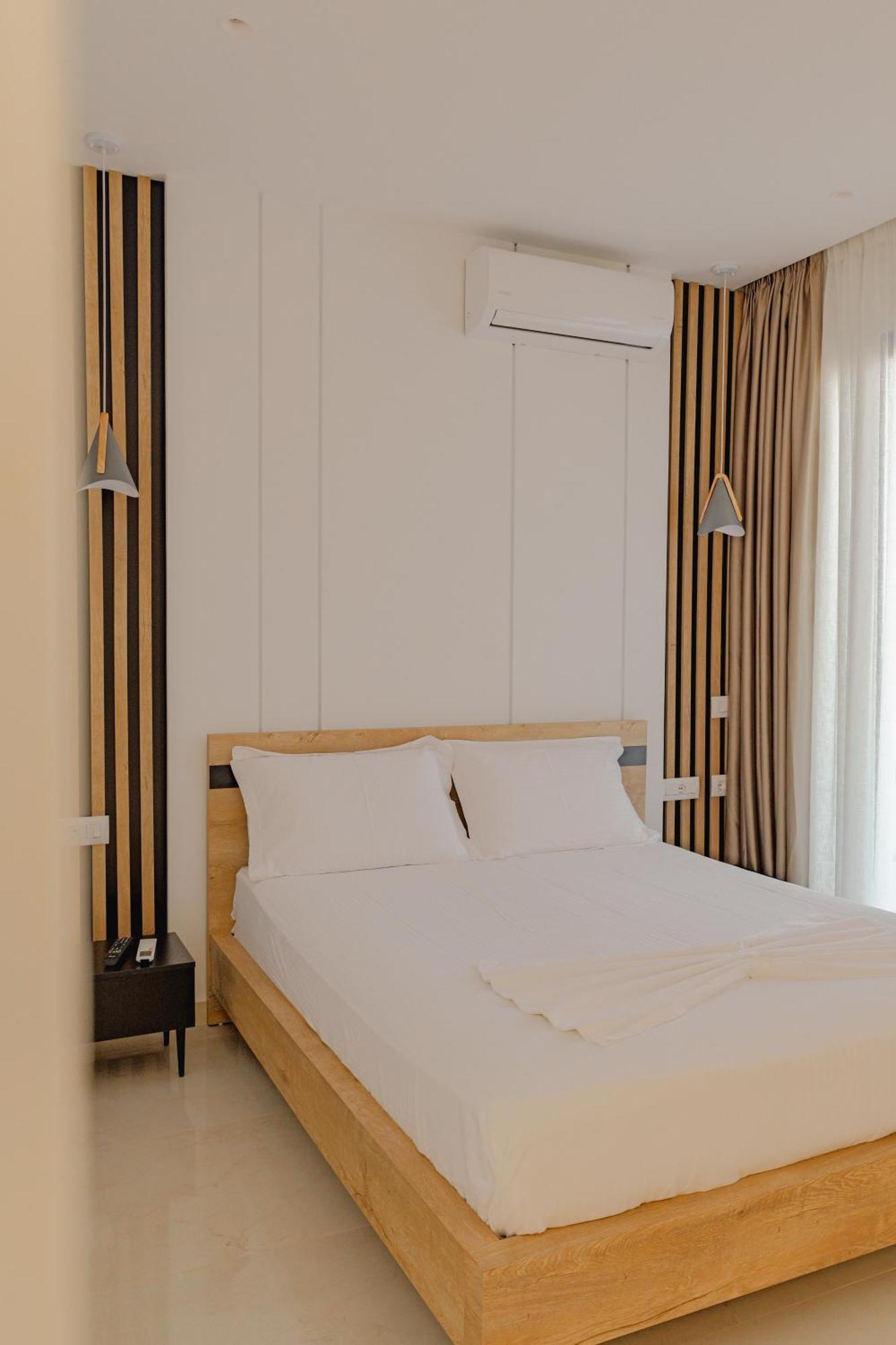 Xhefri 2 Hotel