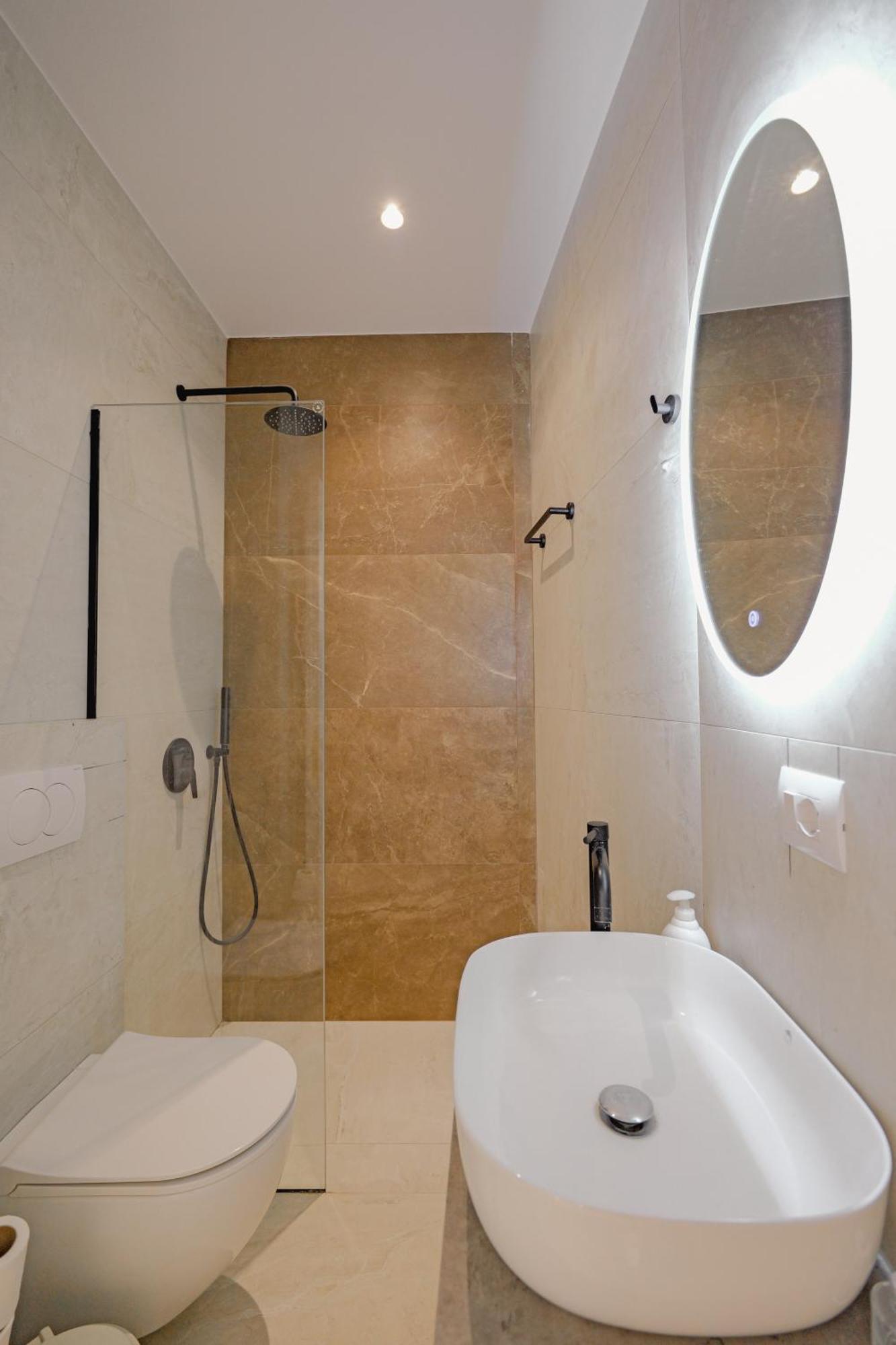 Xhefri 2 * Sarandë